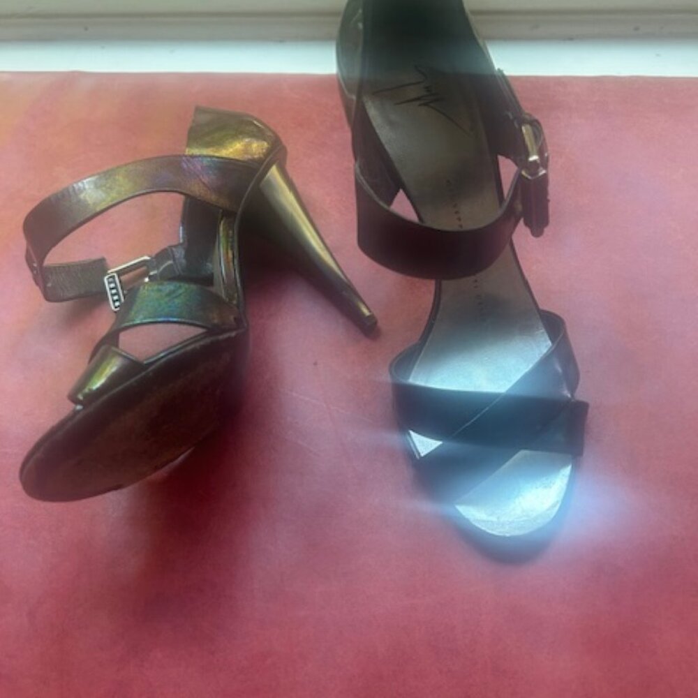 Heels - Picture 2 of 2